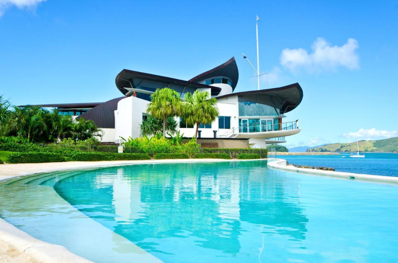 Yacht Club Villas Hamilton Island Exterior foto